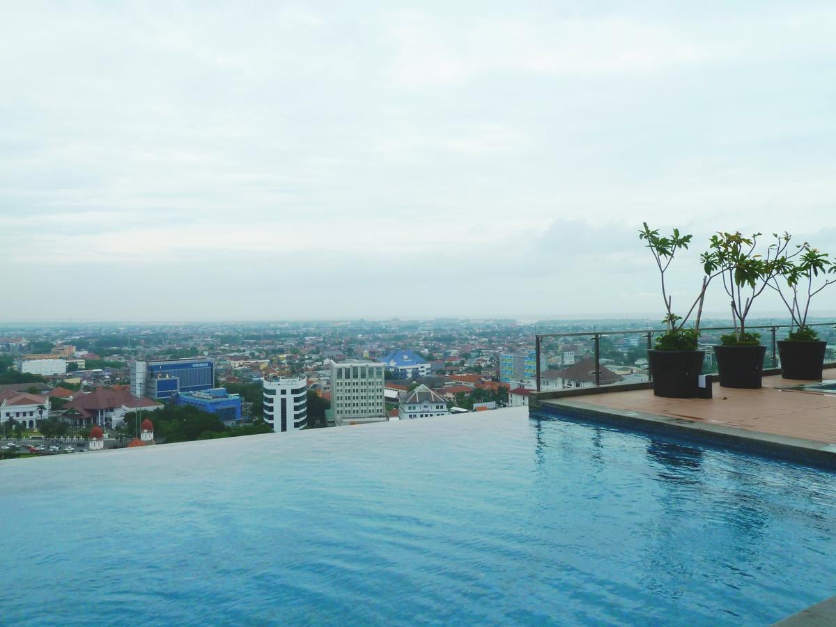 Pinnacle Apartment Pandanaran Semarang Buitenkant foto